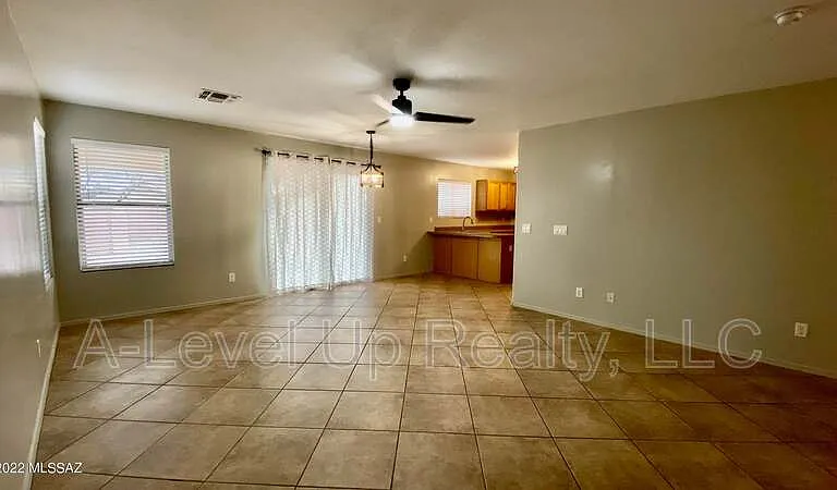 721 W Flaming Arrow Dr — Photo 5