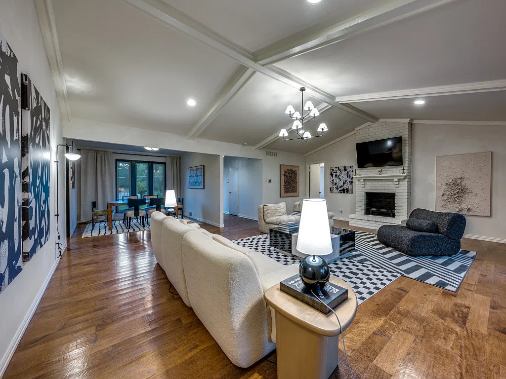 5 bed, 3.5 bath, 2422 sqft, $5,500 — Photo 3