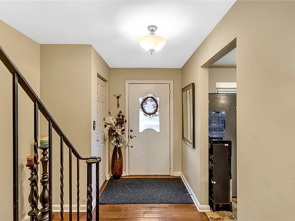 4th image of 203 Rainprint Ln