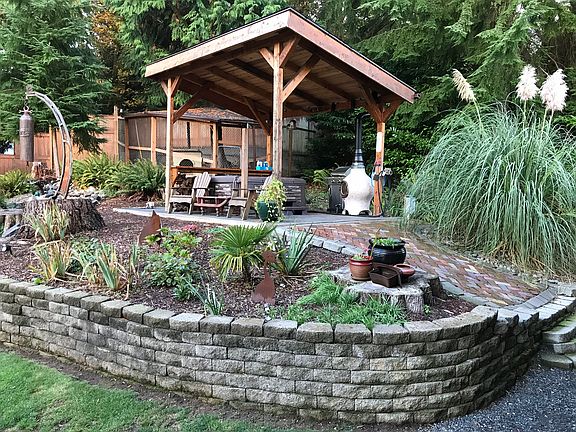 5th image of 266 Holly Ct NW