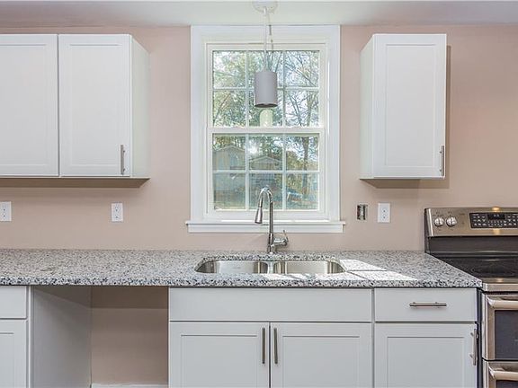 3rd image of 501 Ellwood Dr