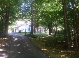 10319 Sawmill Dr, Chardon, OH 44024