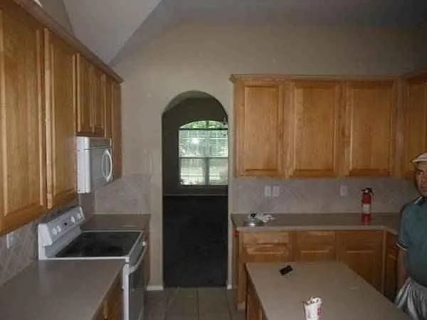 1323 Salinas Dr — Photo 17
