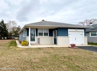 126 Barbuda St, Toms River, NJ 08757