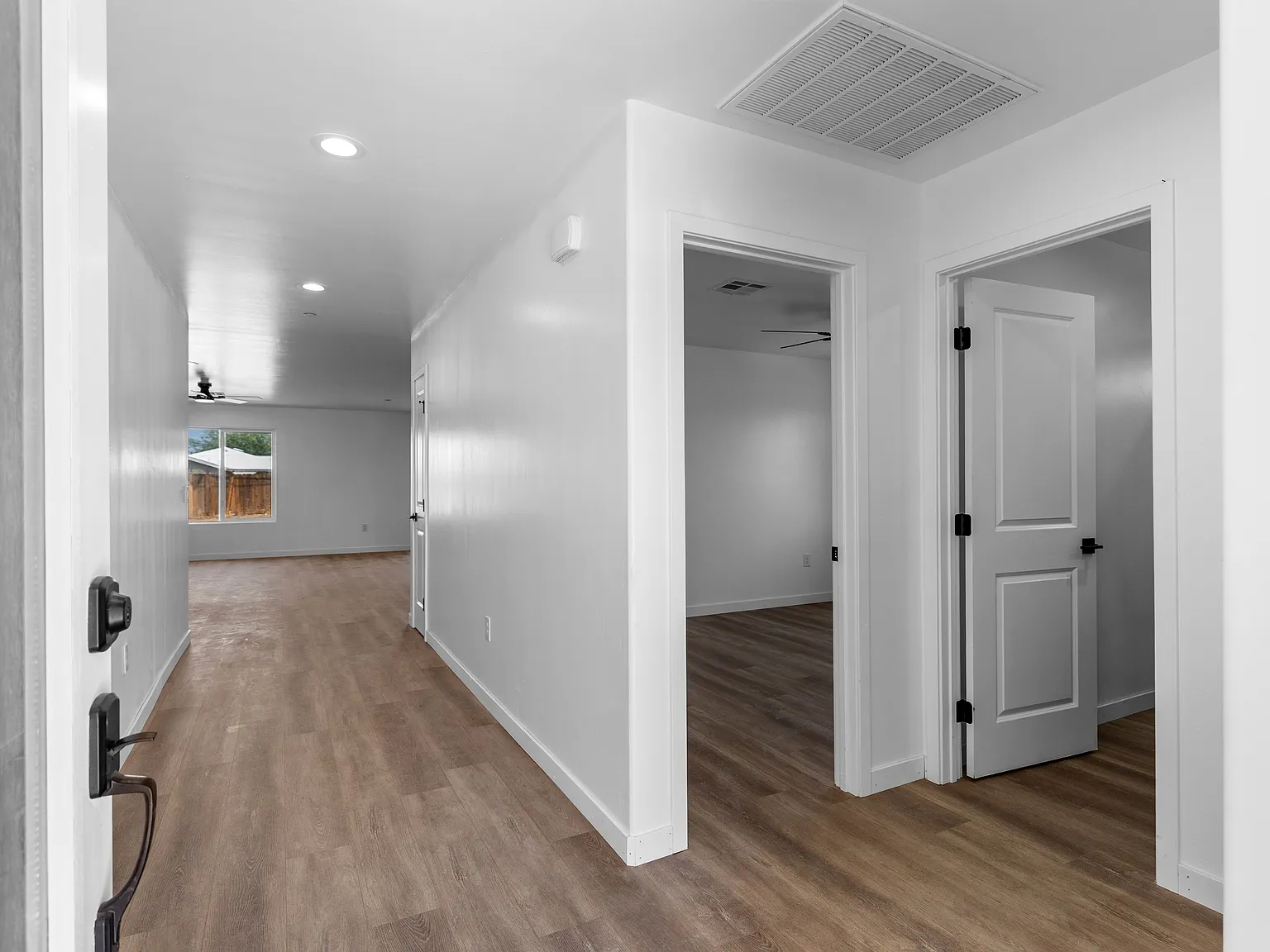 3 bed, 1564 sqft, $2,200 — Photo 2
