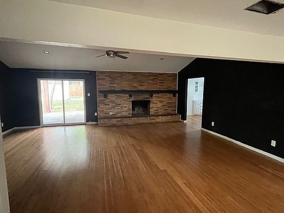 2nd image of 4012 Shady Hollow Ln