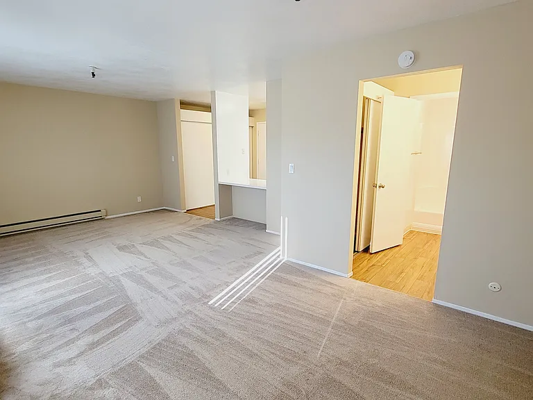 120 E Remington Dr — Photo 19