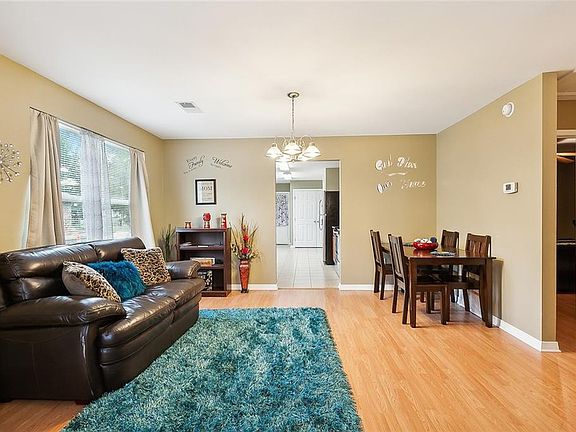 3rd image of 7831 Parry St