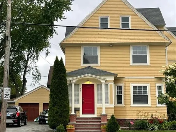 1362 Narragansett Blvd, Cranston, RI 02905