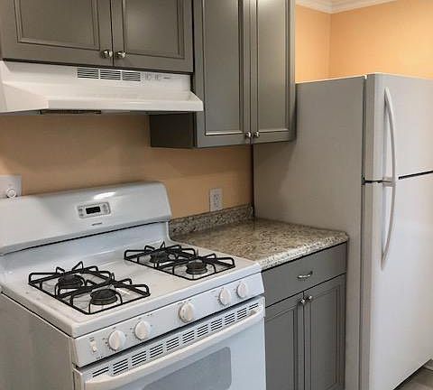 3rd image of 37 Whittier St Floor 2