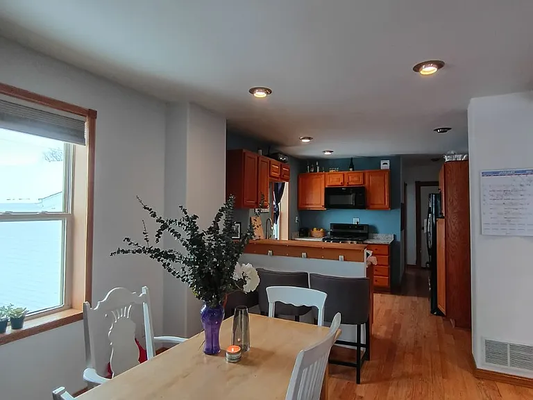9155 S 5th Ave — Photo 3
