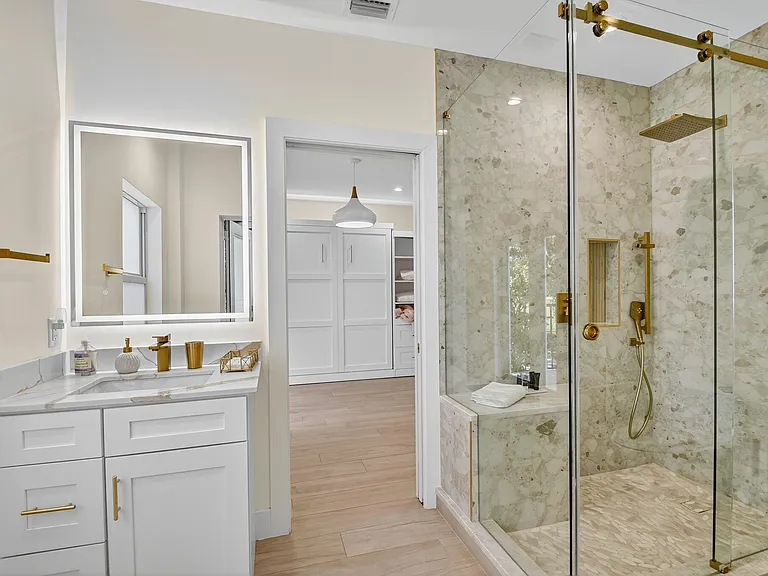 2900 Greenbriar Blvd — Photo 36