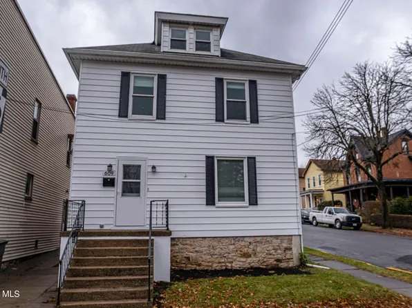 609 Penn St, Hollidaysburg, PA 16648