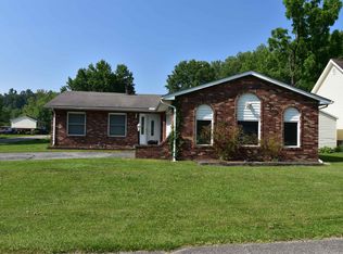 302 Hillview Ln, South Pt, OH 45680