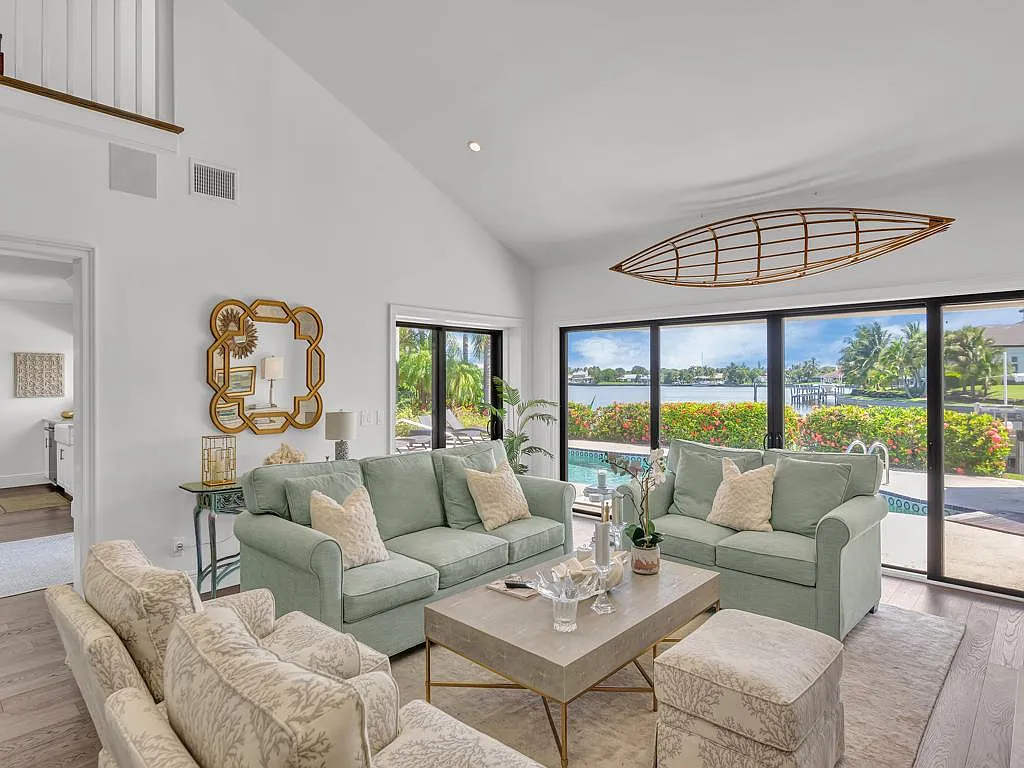 5 bed, 5.5 bath, 2685 sqft, $25,000 — Photo 4