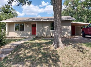 609 N Main St, Burnet, TX 78611