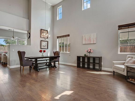 2nd image of 250 Portico Ln