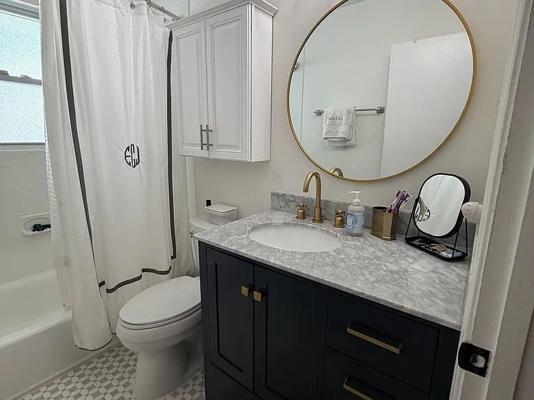 877 Patrick Henry Dr — Photo 6