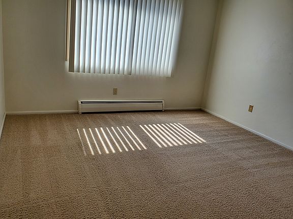3rd image of 402 30th Ave N #1