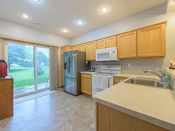 3rd image of 353 Hayes Dr #14