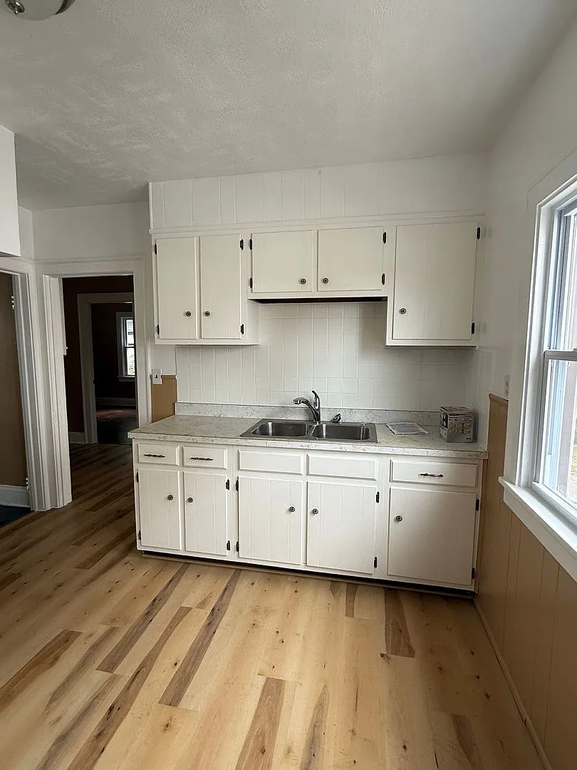 4bd Single Lee/Harvard *Water/Sewer Included* Section 8 — Photo 2