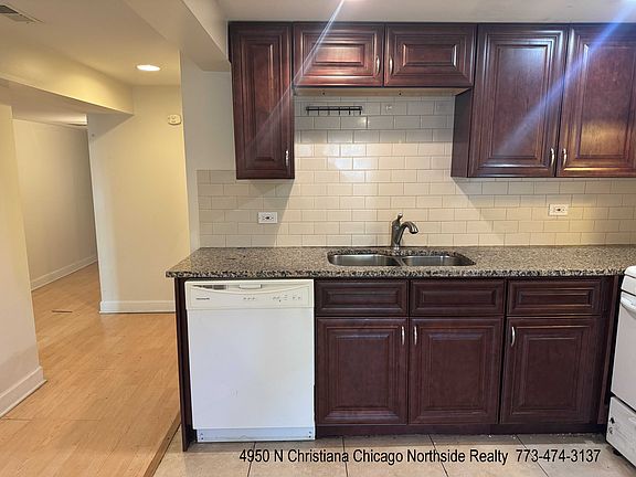 3rd image of 4948 N Christiana Ave #17864107