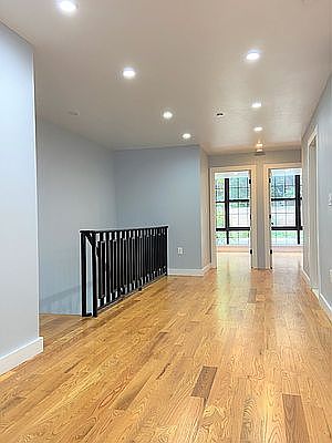 4th image of 218 Quincy St