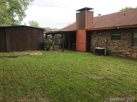 5th image of 3916 Chateau Dr