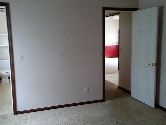 5th image of 605 W Fike Ave