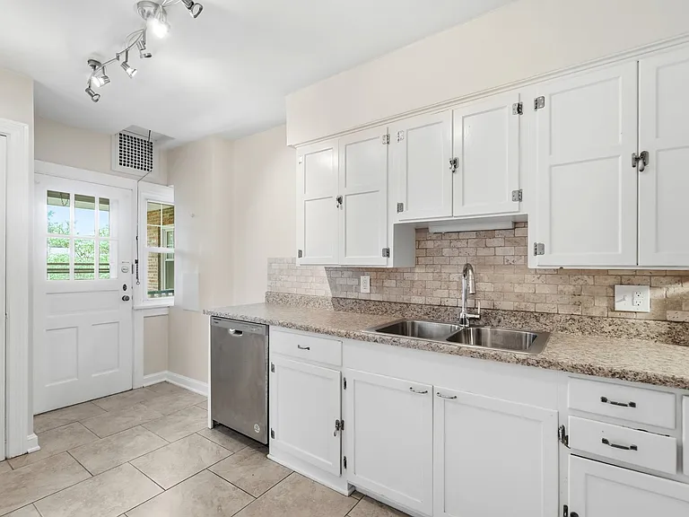1695 Glenn Ave #C — Photo 13