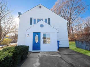 72 Berkshire Dr, Lincoln, RI 02865