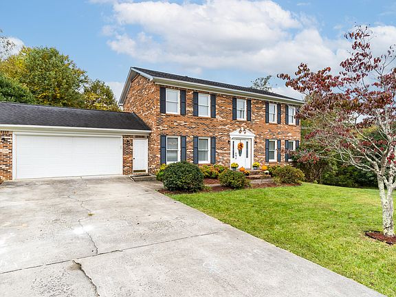 4th image of 133 Stonehenge Dr
