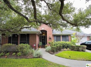 106 Lance Ln, Victoria, TX 77904