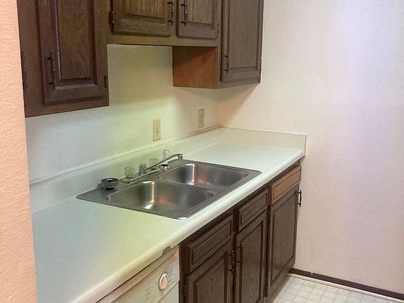 5th image of 6824 Camden Ln APT 10