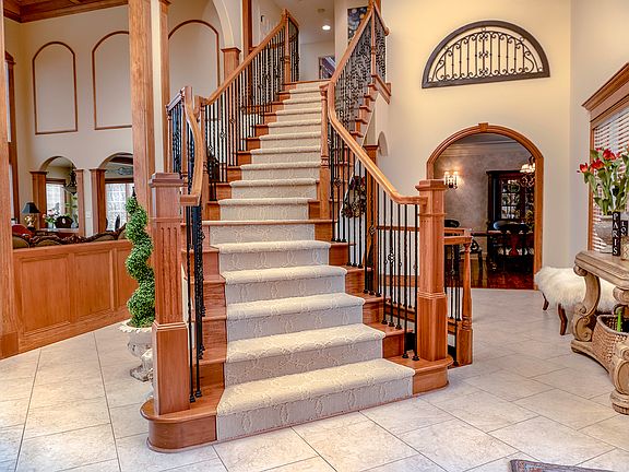 3rd image of 2060 Woodshire Ln