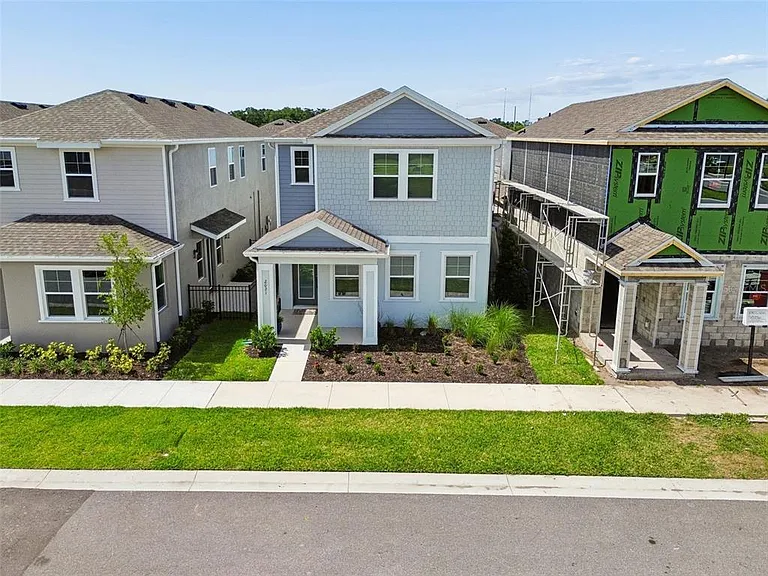 2021 Amelia Bay Pl — Photo 2