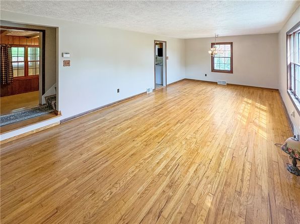 245 Constitution Dr, Pittsburgh, PA 15236