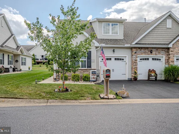 143 Rose View Dr, West Grove, PA 19390