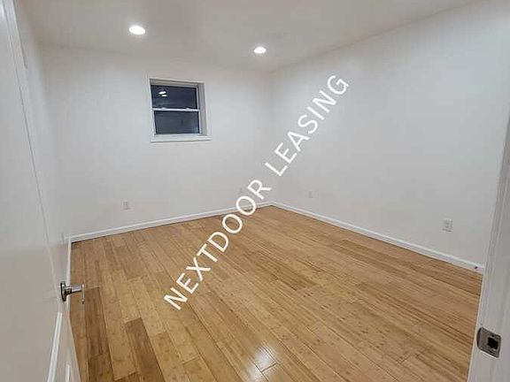 4th image of 162 University Ave #3M