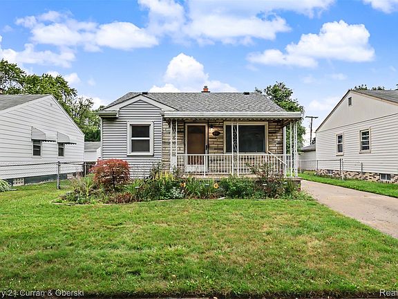 3rd image of 20446 Champaign St