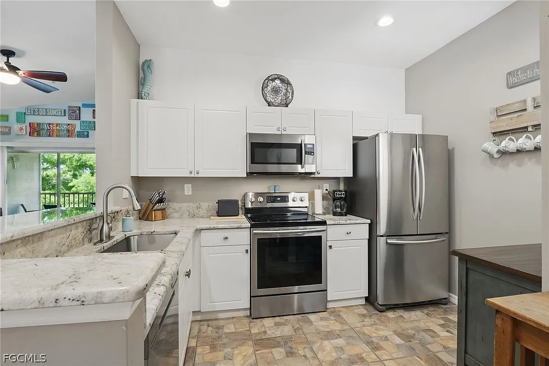 3 bed, 2.0 bath, 1043 sqft, $1,400 — Photo 4