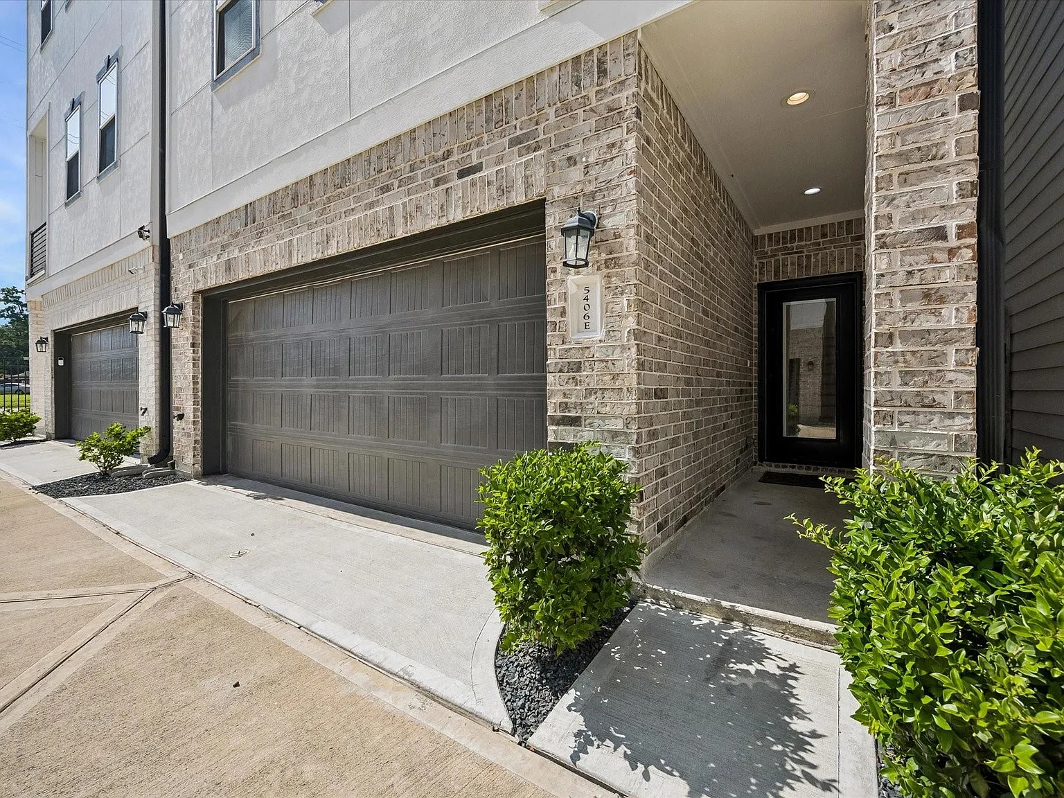 3 bed, 3.5 bath, 1814 sqft, $2,500 — Photo 3