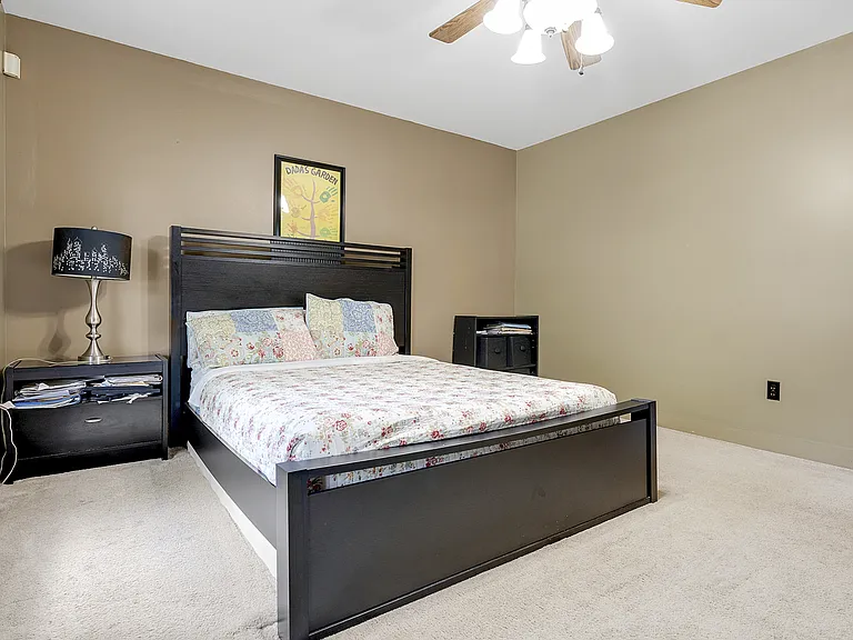 13 Andrew Ave — Photo 33