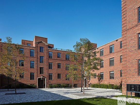5th image of 2890 N Clybourn Ave #401