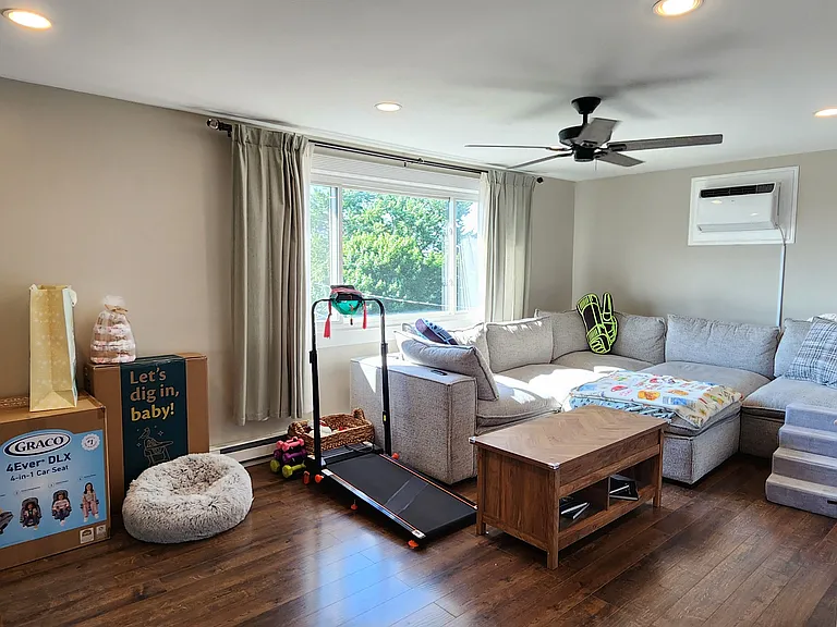 260 Connecticut Ave #2 — Photo 8