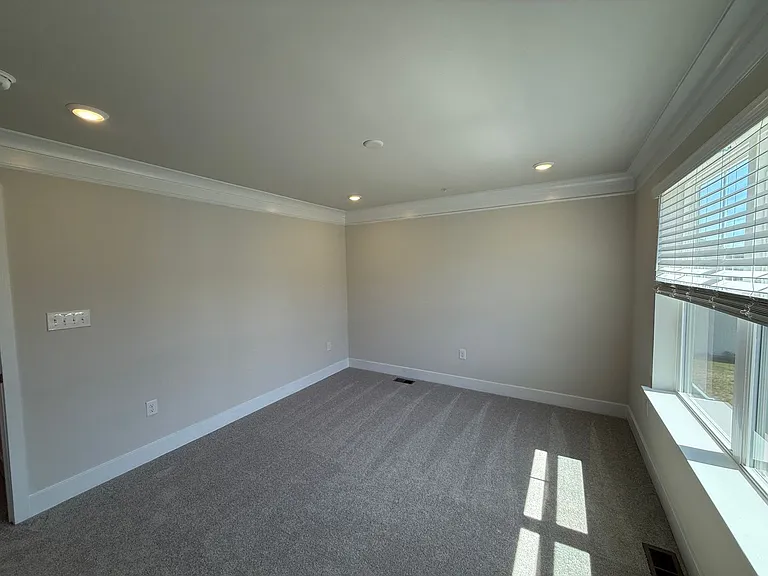 2108 Winterberry Ln — Photo 10