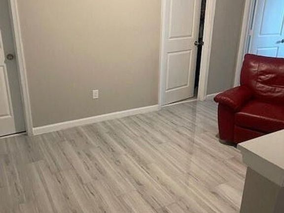 5th image of 5688 Mentmore Dr