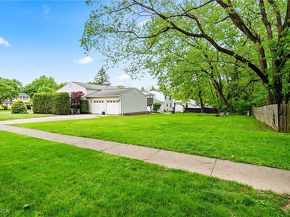 3rd image of 200 Montview Dr