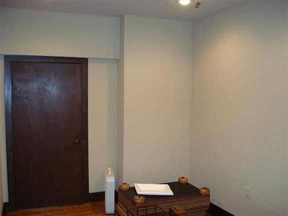 5th image of 2504 Montana Ave
