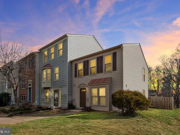 7401 Emerald Dr, Manassas, VA 20109